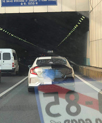 ��߿�����̨��ɫ�����˼�򣬵����ұ߿������һ̨��ɫ��˼��