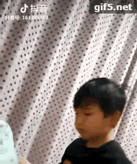 生了二胎后,大宝有没得撒子异常行为?