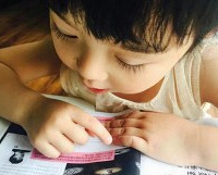 上小学后,娃的笑容就少了