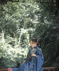 ��Ӻ���ֱ�ӱ����ο�������ƣ�һ��˧����һ����Ů