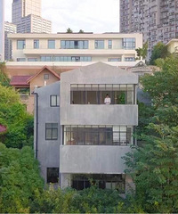 33岁重庆小伙,亲手打造南滨路450平江景房,鼓励父母分床睡
