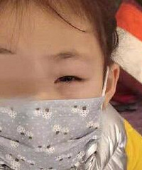 塞纸片涉事男孩疑被赶出学校