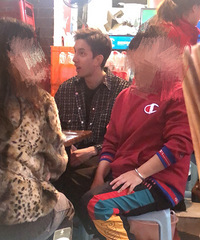 居然在胖妹面,碰见了明星 …他还在拍照,明星也是游客啦………