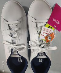 ΨƷ���ſ�һ��������4˫Ь��˹�����100���Ǯһ˫