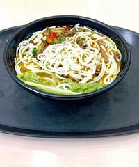 乡村基涨价了,酸菜肉丝米线15元