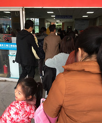 重庆这个儿科医生,一天要看100多个生病的娃儿