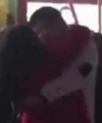 重庆女子在商场上狂扇一男子耳光
