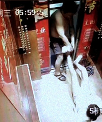 家暴事件进展:前男友被行拘20日