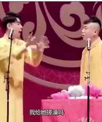 �����ס���٩����Ůǰ��һ��ϴ��