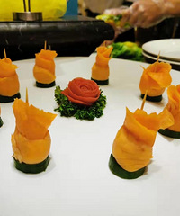 �Լ۱���ߵ������ͣ������ӵ��Ƶ�Ī����