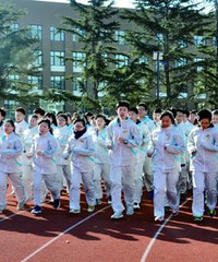 9-10岁的娃儿,在重庆冬天穿多少合适?我感觉我有点夸张了