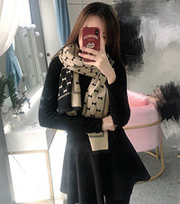 这条围巾是我冬天的百搭单品,不管穿内搭还是外套,怎么搭都好看