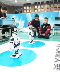 两江新区中小学人工智能机器人创新挑战赛开赛,好多都开了编程课