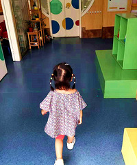 小小班同学入学,孩子的分离焦虑感很重,每天都要哭