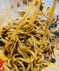 ����һ��ͨ��Ӫҵ���óԵ��棬���кóԲ����±��