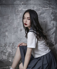 �����ĵ�һ��д��ͳ����˹ŷ磬�ĳ�����Ů�ĸо�