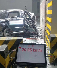 ʱ��120km/hײǽ���ܺõı�֤�˺��ŵ�����