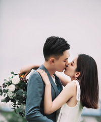 朋友介绍的婚纱照很满意,抓拍得很自然,拍摄全程都在亲亲亲