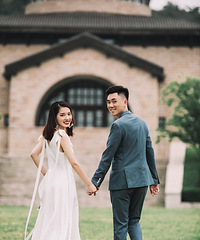 朋友介绍的婚纱照很满意,抓拍得很自然,拍摄全程都在亲亲亲