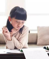 孩子学习习惯不好,我们陪着的时候才会开始做作业,不陪就不做
