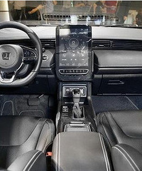 ���ǽ��Ƴ�ȫ������SUV-���ǽ�URX��ȡ���˴�ͳ���ͱ���