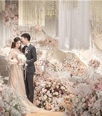 婚礼第二天就拿到照片,婚庆花费20万,包含求婚策划和扯证跟拍