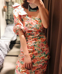 ��᲻��û���·����ˣ���Zara���б���黨ȹ��179Ԫ