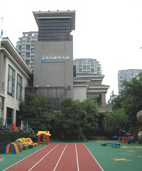 纠结要不要送娃去新开的幼儿园,老师说有新风系统,检测也过关