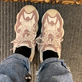 �򵽸��ŷ�ɫ���ϵ�Ь