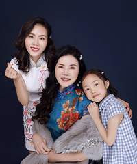 当妈后才体会到母亲的辛苦,趁妈还年轻用照片记录三世同堂的幸福