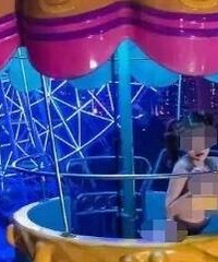 年轻女子儿童公园内拍不雅视频