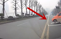 ��skr��!���ϱ�·������ͻȻ��ͷ��������ĳ�