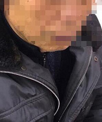 轻轨上,老头直接坐到我腿上...