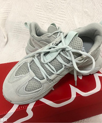 ����һ˫ƽ���ϵ�Ь��Ӥ������Ī���ϻҴ���̫�ÿ��ˣ�