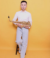 90年175CM音乐老师征婚,教萨克斯