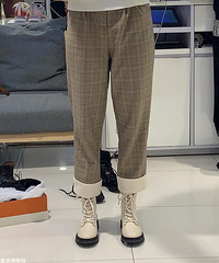 ��˫�װ�ɫ��ѥ�ӣ����Ǿ���������