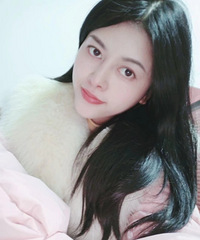 32��������С������飬��һ��Ů��3��ࡢ��ǰ��