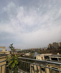 非常时期,关在家里也能放风,楼顶的太阳好舒服
