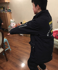 初中生的宅家日常,每天都没闲着,要学两门外语,还安排了体育