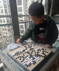 幼儿园大班孩子的寒假生活,每天都有兴趣课程,玩儿着也能学习