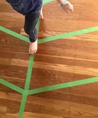 怎样能让宅家的娃消停会?这几个专耗体力的游戏赶紧安排