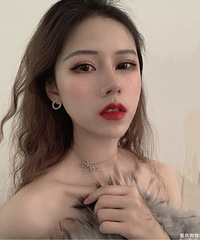 宅家化个妆跟风毛领拍照,筷子拍照