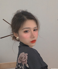 宅家化个妆跟风毛领拍照,筷子拍照