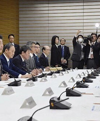日本疫情告急,邮轮确诊达542,被隔离记者与首相距离不到1米