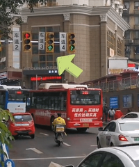 有没有觉得重庆的红绿灯越来越复杂?解放碑这个红绿灯你被坑过吗