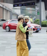 原来街拍小姐姐们对于色彩是这样搭配的