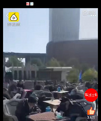 惊!四川广元市民卸口罩扎堆喝茶