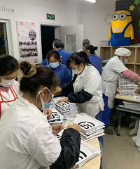 哪些学校开始寄教材了?坐标谢家湾小学,昨晚学校连夜分装教材