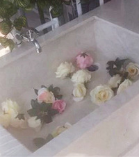 ����̨����˸�Ư���Ļ�ǽ�������ھӼ����ˣ�