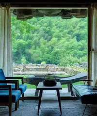 ���˺������׷�ȥɽ�￪���ޣ�˳�־Ȼ���һ��С��